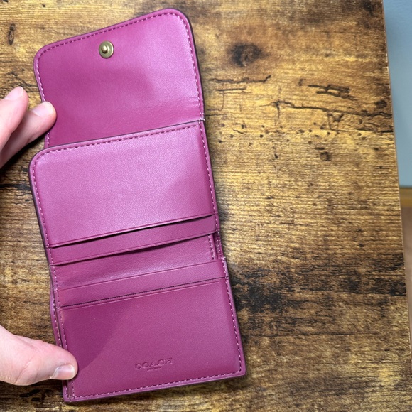 Coach Essential Card Holder Wallet - Picture 4 of 15